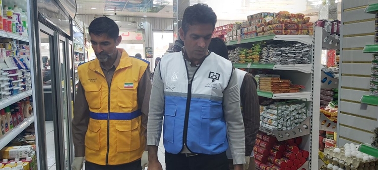 نظارت و بازدید دامپزشکی از مراکز تولید، توزیع و عرضه فرآورده‌ خام دامی در شهرستان هیرمند